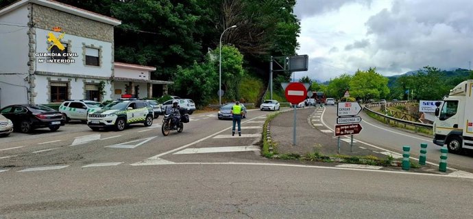Un conductor sin carné, investigado tras huir 35 kilómetros de un control con cable de cobre sustraído