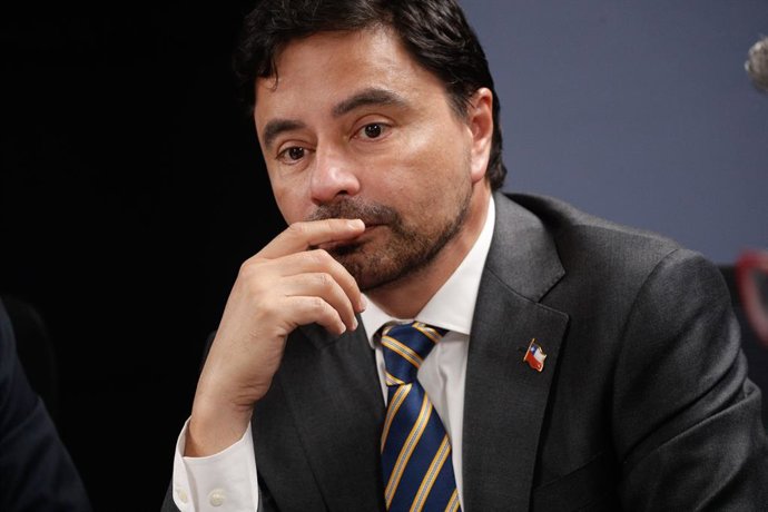 Santiago, 20 de Noviembre de 2025.   Encuentro entre los equipos de seguridad de Jose Antonio Kast y los de Evelyn Matthei y Johannes Kaiser con el proposito de unir ideas en cara de la Segunda Vuelta Presidencial  Diego Martin /Aton Chile
