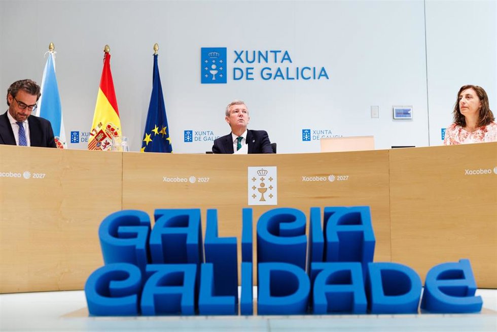 El titular del Gobierno gallego, Alfonso Rueda, preside el Consello de la Xunta.