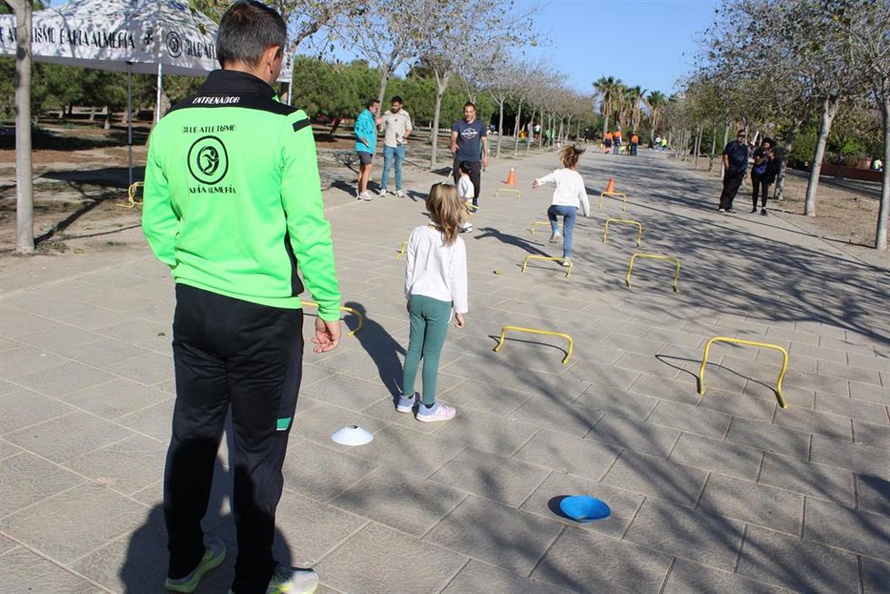 Actividad deportiva infantil en el Parque del Andarax de Almería, en una imagen de archivo.