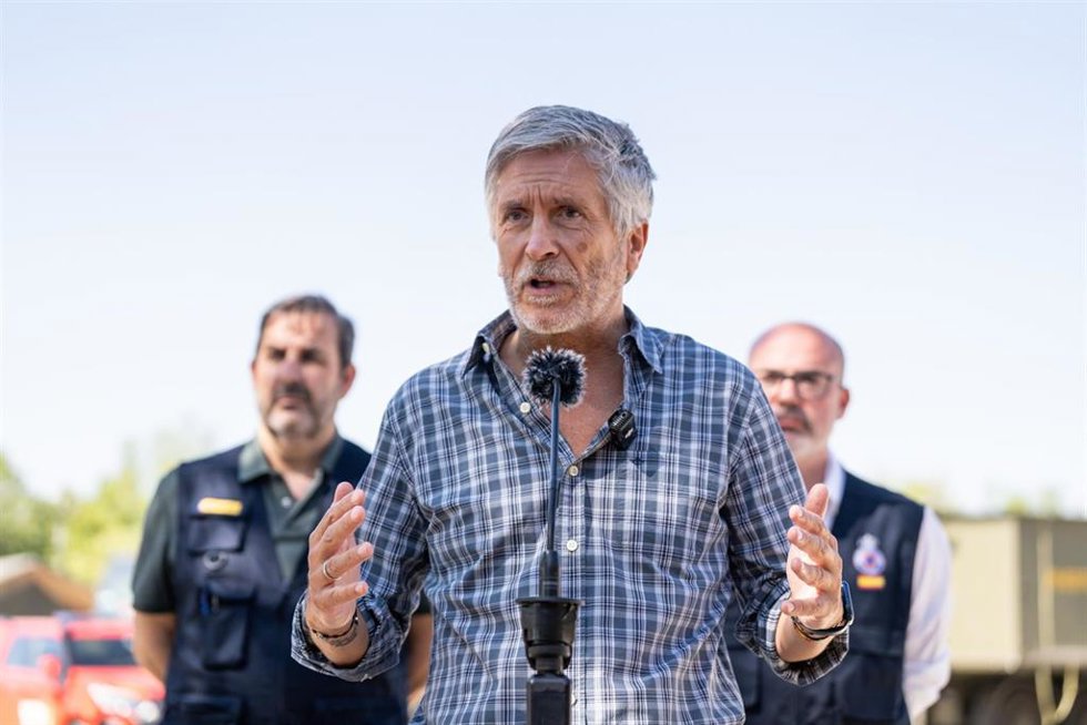El ministro del Interior, Fernando Grande-Marlaska, ofrece declaraciones tras el Comité Estatal de Coordinación y Dirección del Plan Estatal de Emergencias.Puesto de Mando Avanzado de Navalcarnero, a 27 de julio de 2026, en Navalcarnero, Madrid. 