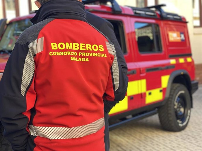 Imagen de un bombero del Consorcio Provincial de Málaga.