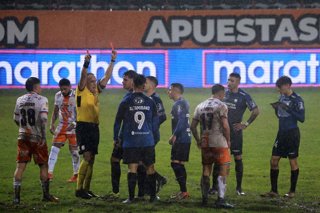 Futbol, Huachipato vs Cobresal Decimosexta fecha, campeonato Nacional 2026. El arbitro  Hector Jona es fotografiado durante el partido de primera division entre Huachipato vs Cobresal disputado en el estadio CAP de Talcahuano, Chile. 25/07/2026 Eduardo