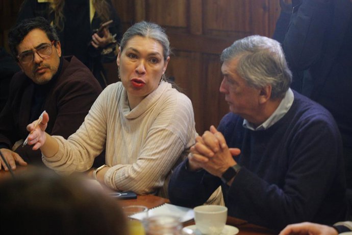 Santiago, 27 de julio de 2026.  Los presidentes, secretarios generales, alcaldes y alcaldesas de los partidos de oposicion se reunen en la sede del Partido Socialista para abordar los ultimos acontecimientos relacionados con la megarreforma del gobierno.