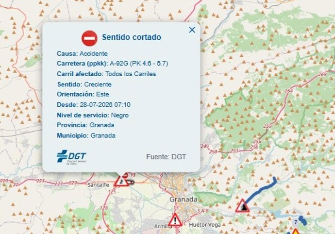 Cortada al tráfico la A-92G por el accidente de un camión a la altura de Santa Fe