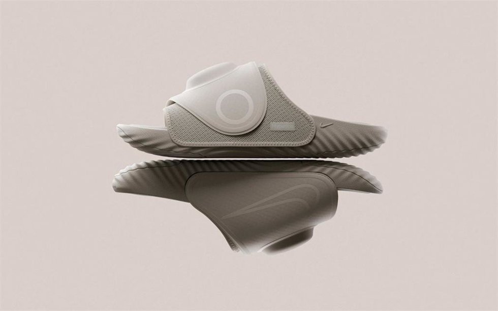 Hyperice y Nike presentan las sandalias de recuperación 'Nike Air Zoom Hyperslide'.