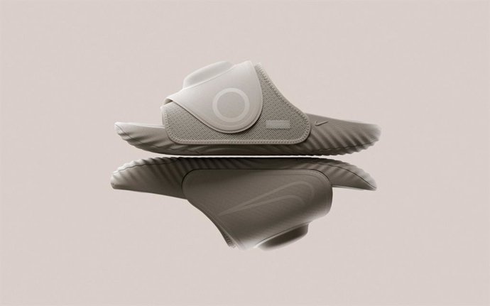 Hyperice y Nike presentan las sandalias de recuperación 'Nike Air Zoom Hyperslide'.