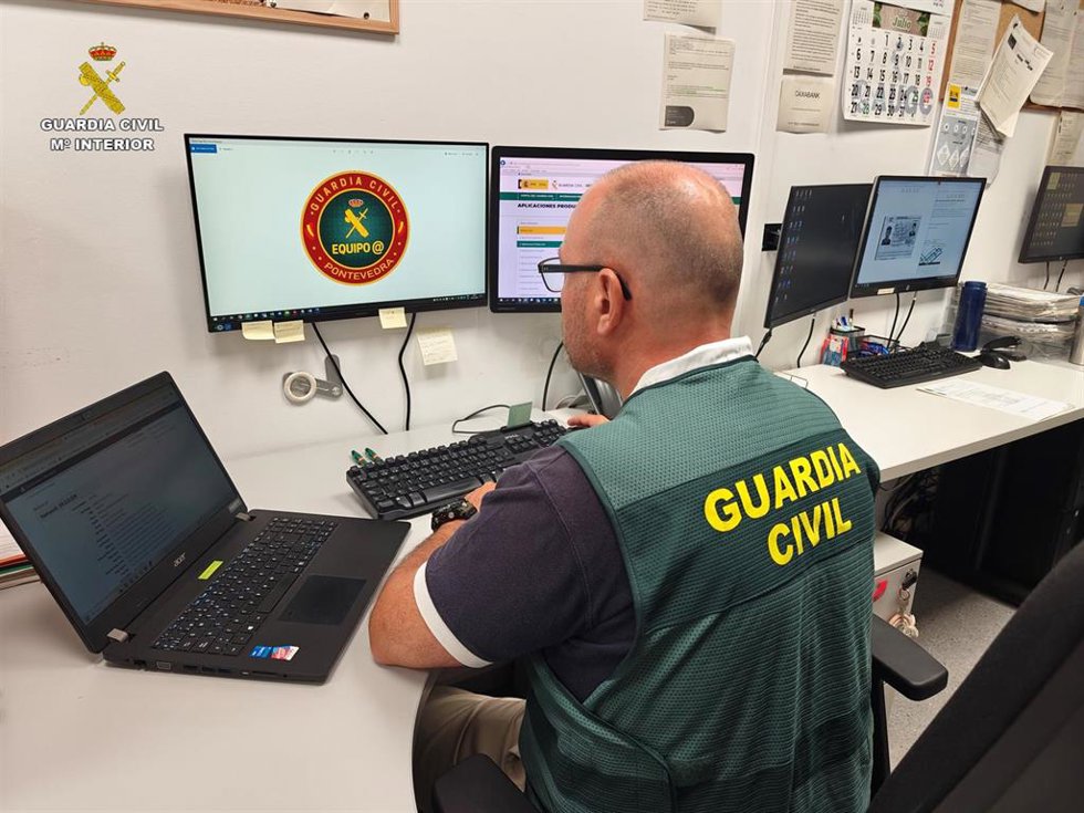 Un agente de la Guardia Civil
