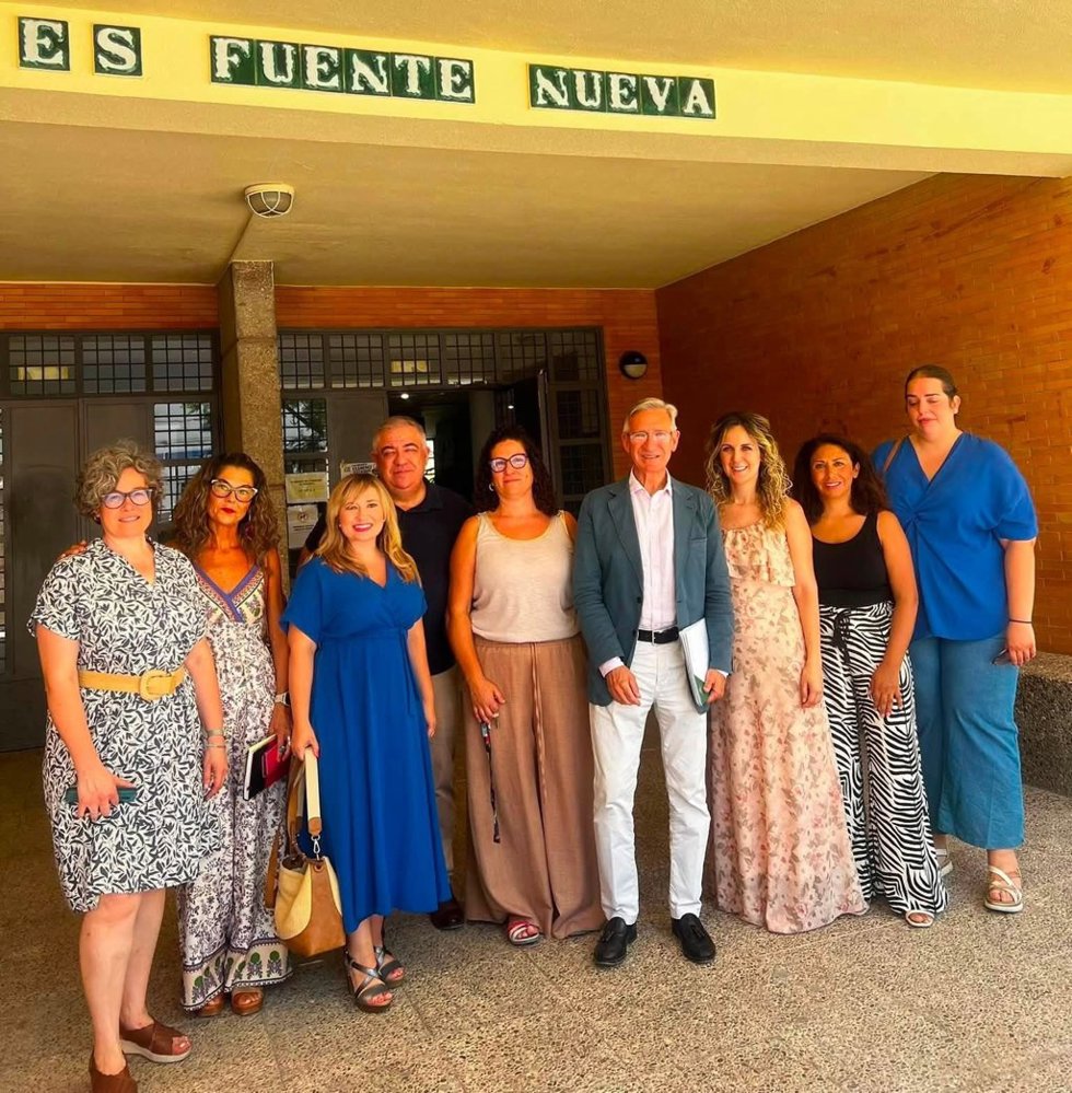 El delegado territorial de Educación en Sevilla, Miguel Ángel Araúz, en una visita al IES Fuente Nueva de Morón de la Frontera