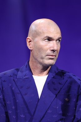 Archivo - Zinedine Zidane looks on during the photocall of Presentation of EA Sports FC25 game at Pabellon Satelite on September 26, 2024, Madrid, Spain.