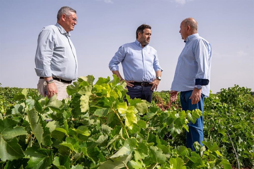 Núñez reclama ampliar la Directiva Marco del Agua para evitar el cierre del 70% de los pozos de La Mancha