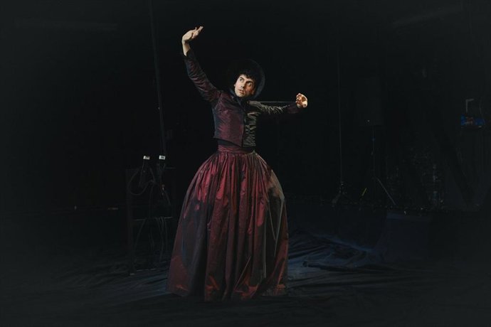 El director de escena y performer malagueño, Alberto Cortés, abrirá la programación con el estreno en Andalucía de 'El corazón de Ester'.