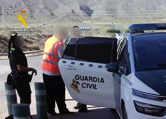 La Guardia Civil detiene a un empleado de la AP-7 por apropiarse de más de 1.200 euros en peajes