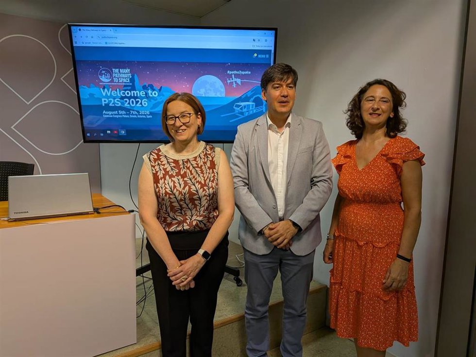 Mercedes Díaz, directora de la Fundación Ficyt; Borja Sánchez, consejero de Ciencia, Industria y Empleo, y Noemí Pinilla, investigadora del ICTEA-Universidad de Oviedo y coordinadora del congreso internacional.