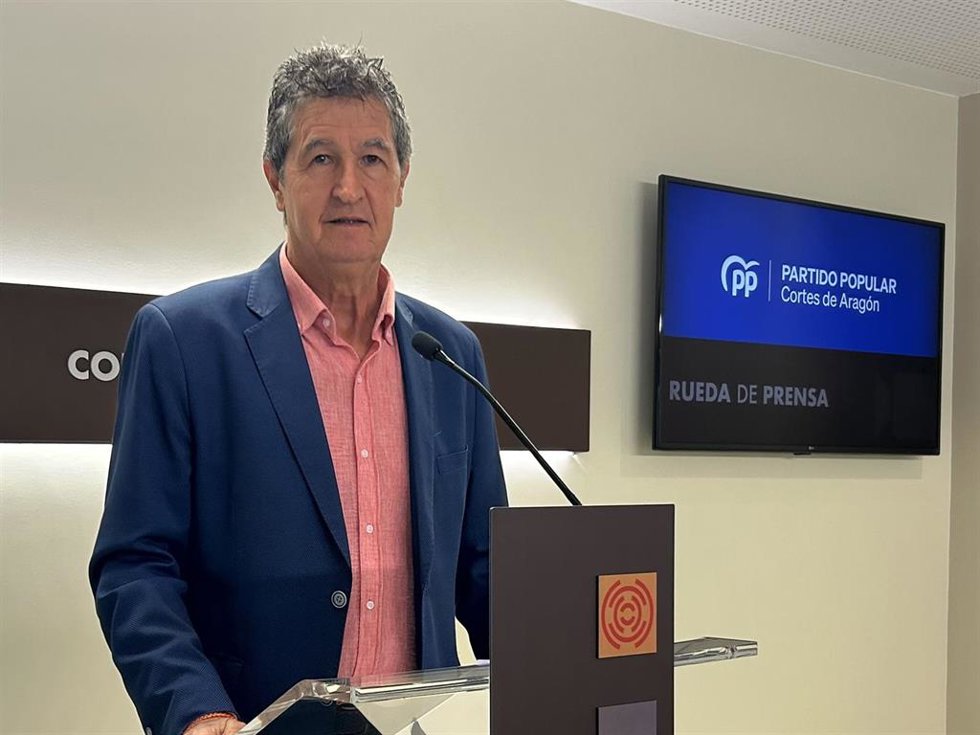 El portavoz de Fomento del Partido Popular en las Cortes de Aragón, Antonio Romero.