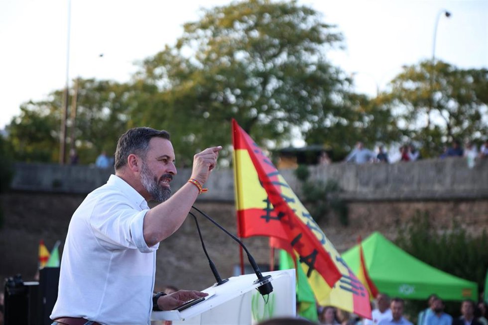 Archivo - El presidente de Vox, Santiago Abascal, en un acto en Sevilla. En imagen de archivo.