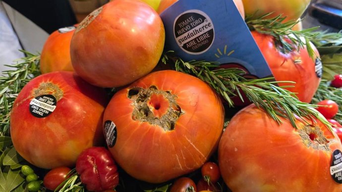 Tomate Huevo de Toro