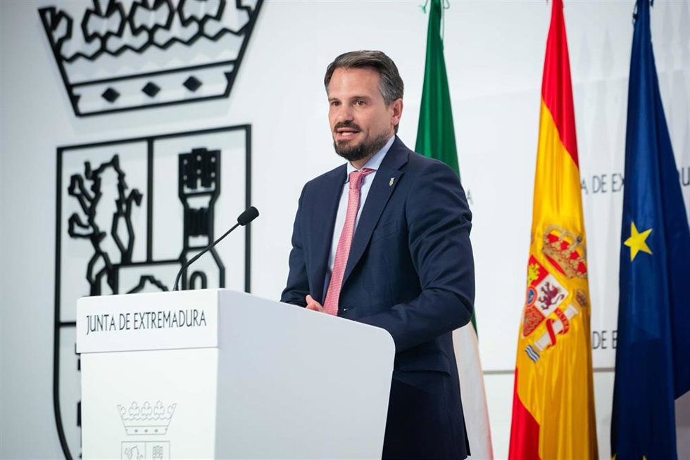 El vicepresidente y consejero de Presidencia, Coordinación de la Acción de Gobierno, Interior y Emergencias, Abel Bautista, en rueda de prensa