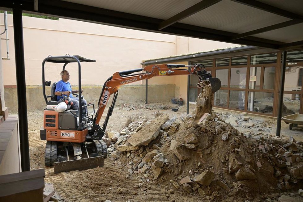 Obras de recuperación del Centro de Formación Ocupacional de Paiporta (Valencia). ARCHIVO. 