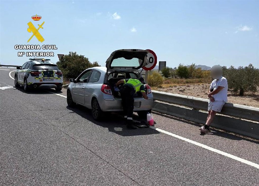 La Guardia Civil detiene a un conductor que transportaba 348 gramos de cocaína en la A-7