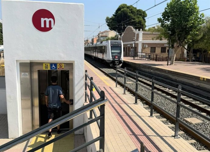 Metrovalencia completa la instal·lació d'ascensors en l'estació de l'Alcúdia de la Línia 1 per a millorar les condicions d'accessibilitat