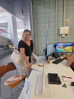La portavoz del PP en Punta Umbría, Rosa Crespo, en el registro.