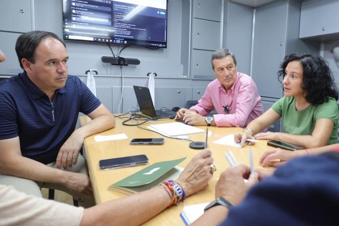 Pérez Llorca coordina amb els consellers de Sanitat i Servicis Socials el retorn de les persones desallotjades