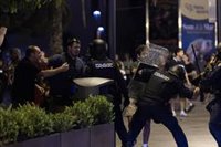 UGT reclama que se investigue la agresión policial a un fotógrafo en la manifestación contra el turismo en Palma