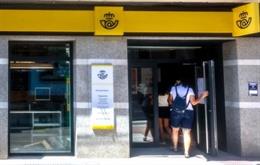 Fachada de una oficina de Correos. Archivo.