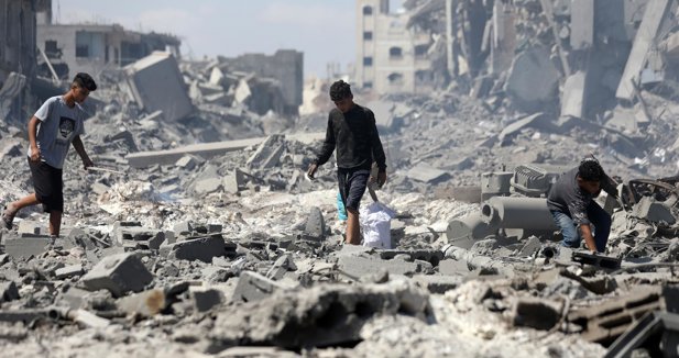 Al menos dos muertos y múltiples heridos en ataques de Israel contra el centro y el norte de Gaza