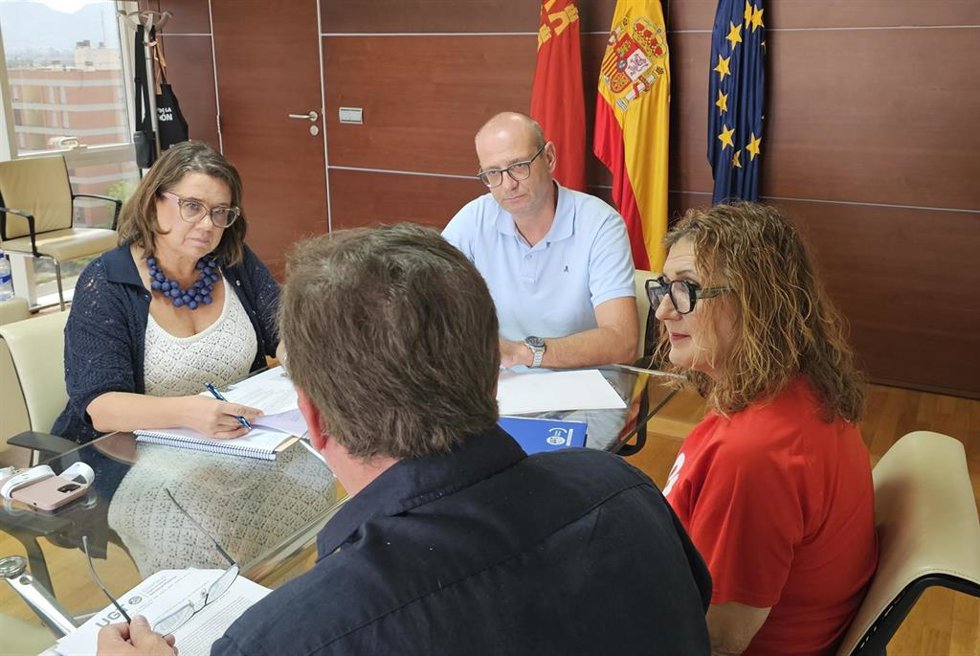Educación aborda con los sindicatos el decreto que endurecerá las sanciones por acoso escolar