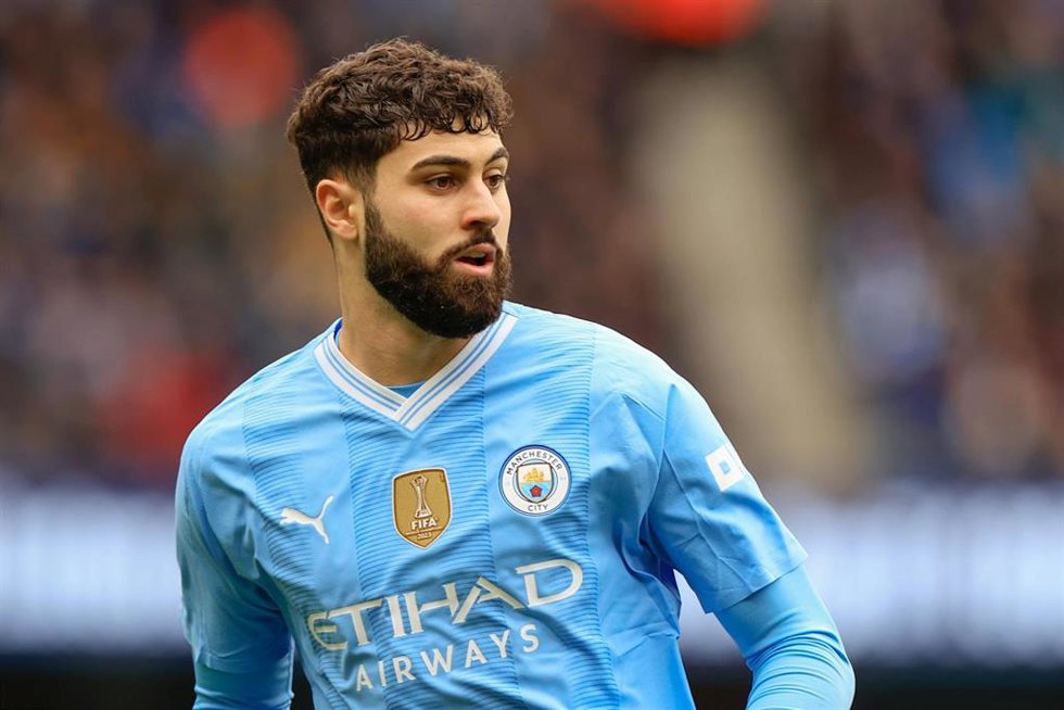 Archivo - El futbolista croata Josko Gvardiol jugando con el Manchester City un partido de Premier League contra el Luton Town.