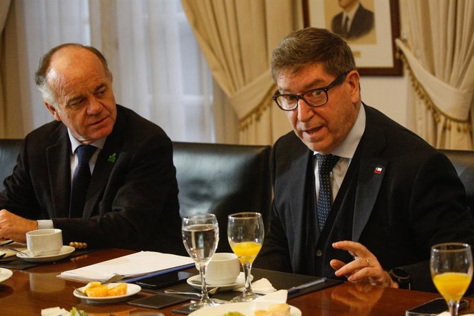 Santiago, 28 de julio de 2026.  El biministro de Economia y Mineria, Daniel Mas, sostiene una reunion de trabajo con el Comite Ejecutivo de la Confederacion de la Produccion y del Comercio (CPC), encabezado por su presidenta, Susana Jimenez, para