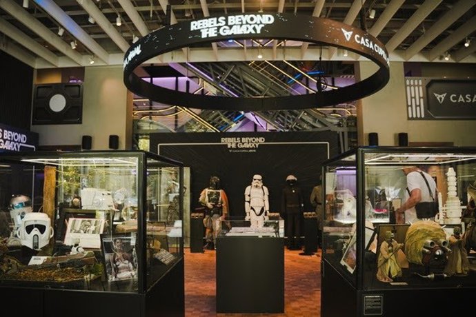 Casa Cupra Raval reúne en una exposición material original de 'La guerra de las galaxias'