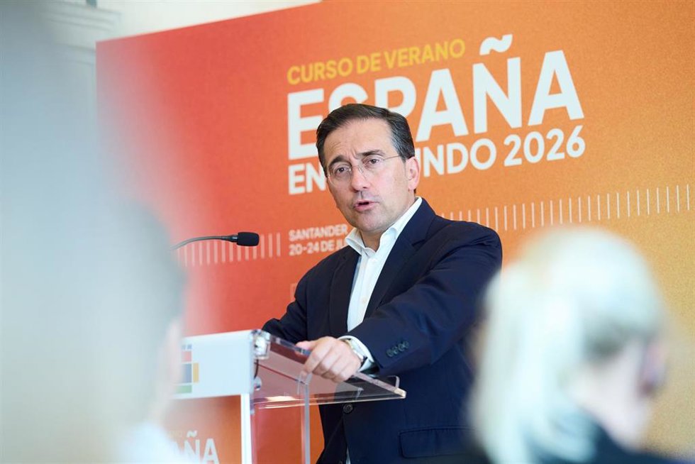 El ministro de Asuntos Exteriores, José Manuel Albares, durante el IV seminario 'España en el mundo' de la UIMP, en el Palacio de la Magdalena, a 21 de julio de 2026, en Santander.