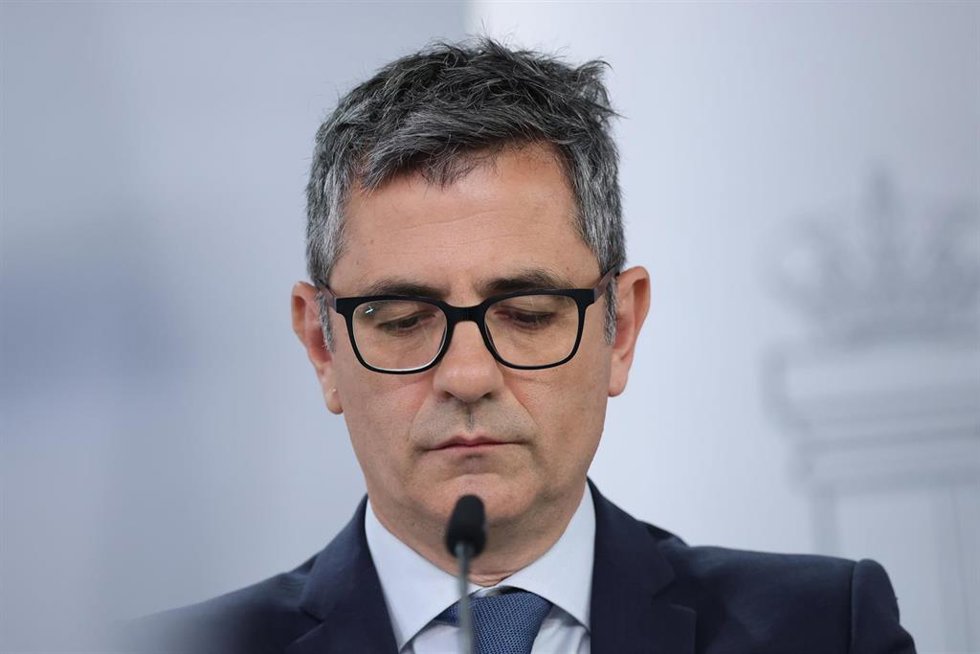 Archivo - El ministro de la Presidencia, Justicia y Relaciones con las Cortes, Félix Bolaños, durante la rueda de prensa posterior al Consejo de Ministros, a 5 de mayo de 2026, en Madrid (España). 