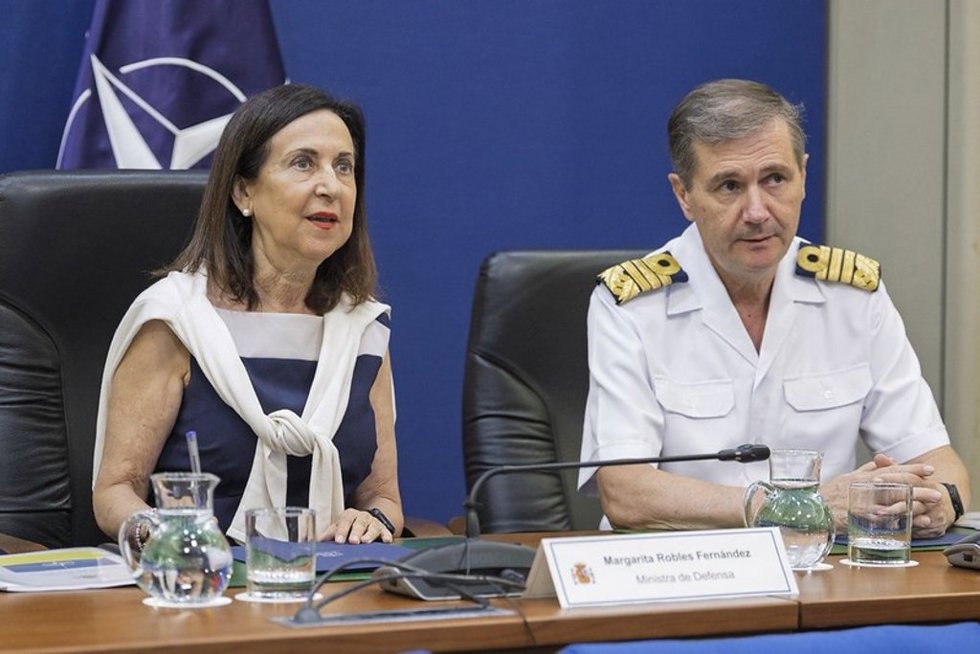 La ministra de Defensa, Margarita Robles, Mantiene una reunión por videoconferencia con los comandantes de los buques que están desplegados en el Atlántico ('Despliegue Atlántico 26').