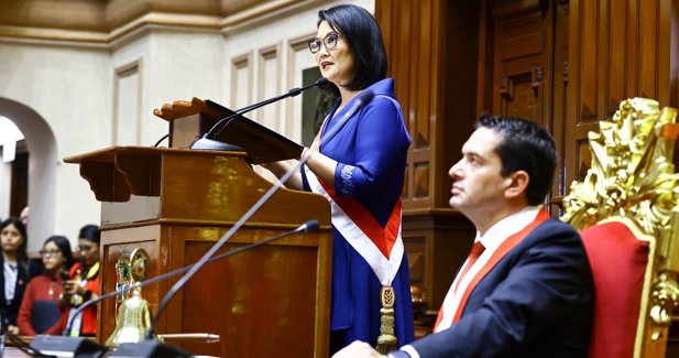 Fujimori anuncia una subida del salario mínimo del 15% al ser investida presidenta de Perú