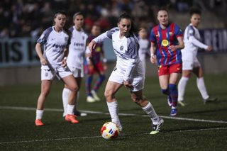 Archivo - Ana Gonzalez Rosa of FC Badalona Women in action during the Spanish Cup, Copa de la Reina, football match Semifinal First Leg played between FC Badalona Women and FC Barcelona at Estadi Municipal de Badalona on March 12, 2026 in Badalona, Spain.