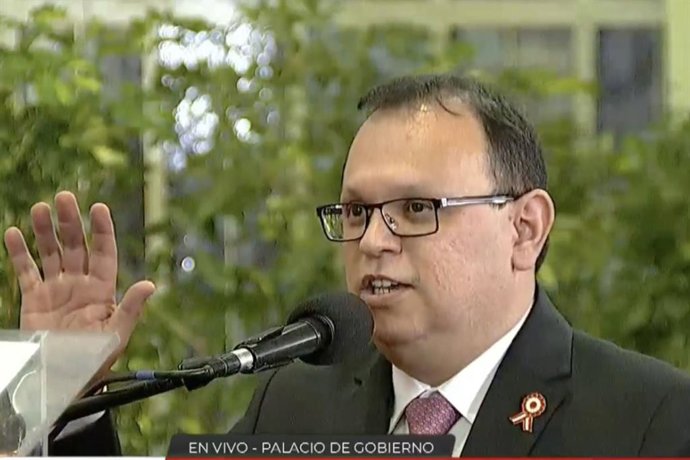 Perú.- Marco Vinelli juramentó como ministro de Desarrollo Agrario y Riego