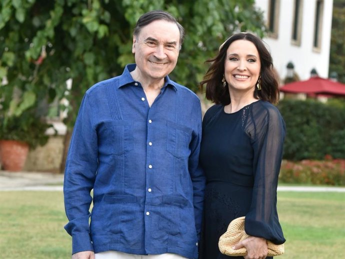 Cruz Sánchez de Lara zanja la polémica por la guayabera que le regaló a Luis Enríquez: "La que no iba acorde era ella"