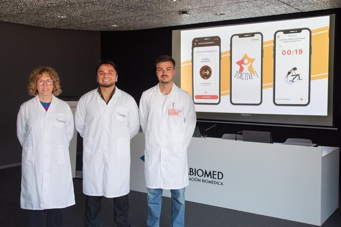 De izqda. A dcha.: Beatriz Pérez, responsable del STC de Innovación de Navarrabiomed, Ignacio Hormazabal y Jacinto Muñoz, investigadores del proyecto.