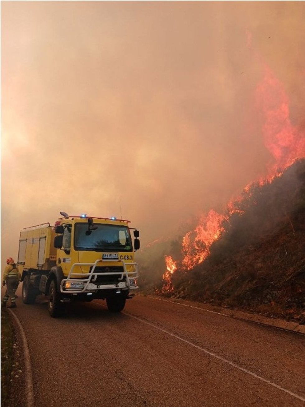 Regresan a sus casas los vecinos desalojados por el incendio de La Utrera, en el municipio leonés de Valdesamario, que se rebaja a IGR-1.