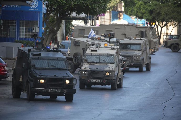 Imagem de arquivo mostrando vários veículos do Exército de Israel na Cisjordânia.