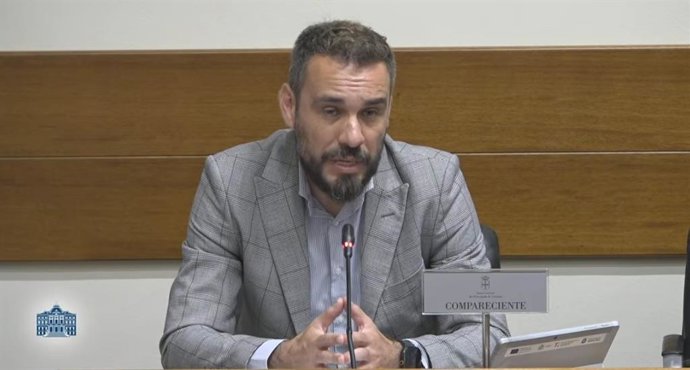 El director de la Oficina Económica del Principado de Asturias, José Antonio Sicre, durante su comparecencia este miércoles en la Junta General.