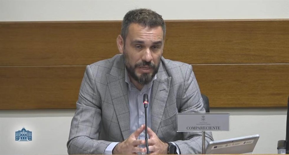 El director de la Oficina Económica del Principado de Asturias, José Antonio Sicre, durante su comparecencia este miércoles en la Junta General.