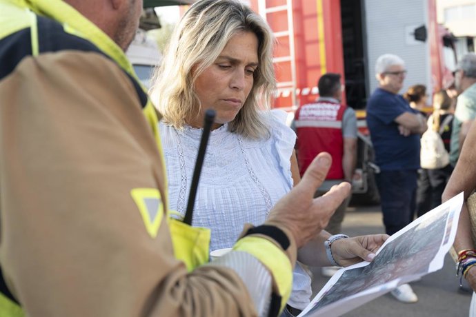 La presidenta de la Diputació de Castelló, Marta Barrachina. Diputació habilita el centre de Penyeta Roja per a acollir a veïns evacuats per l'incendi de la Vall d'Uixó