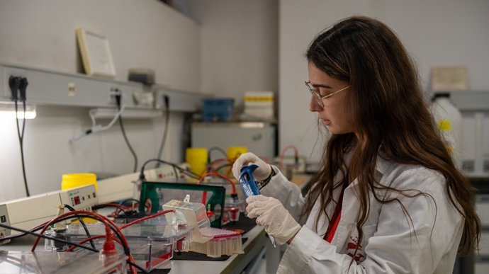 Archivo - Investigadora joven de la UCLM.
