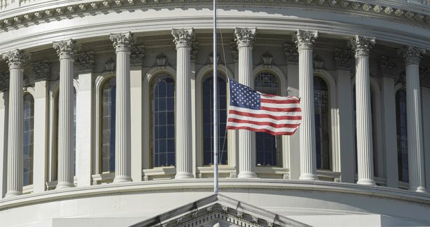 El Senado de EEUU da pasos para sancionar a países que compren petróleo y gas ruso