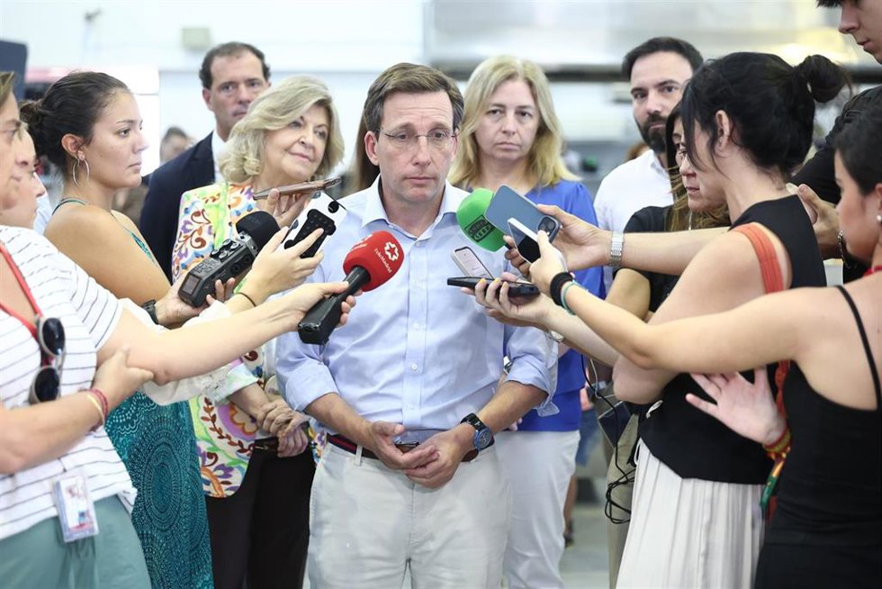 El alcalde de Madrid, José Luis Martínez-Almeida, durante una visita a El Hervidero de Mercamadrid, a 29 de julio de 2026, en Madrid (España). Almeida ha visitado El Hervidero, el nuevo Centro de Conocimiento e Innovación de Mercamadrid, para conocer de p